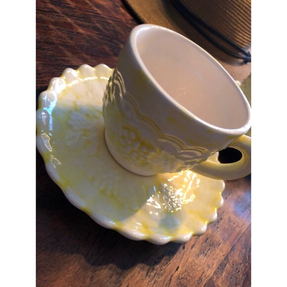 2 Vintage Yellow Vinyard Tea Cups - Picture 9 of 10